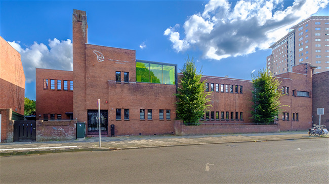 De Verloskunde Academie in Groningen.
              <br/>
              Hardscarf / Wikimedia, 2017-09-03